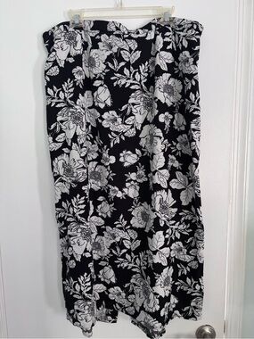 Old Navy Black and White Floral Maxi Skirt